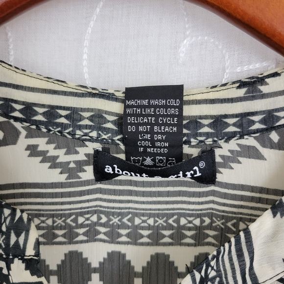 About A Girl Womens Blouse Size Medium Black Bohemian Pattern Button Down Sheer - Picture 6 of 8